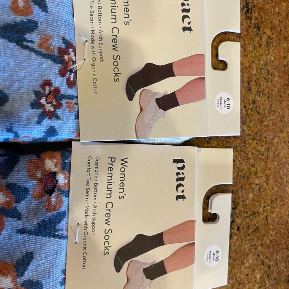 Pact Women's Blue Bouquet Premium Crew Socks-Two Pair Retail: … - Picture 2 of 6